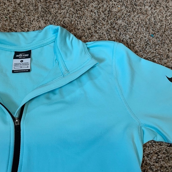 Nike Pro Quarter-Zip W/ Thumbholes - Picture 5 of 6